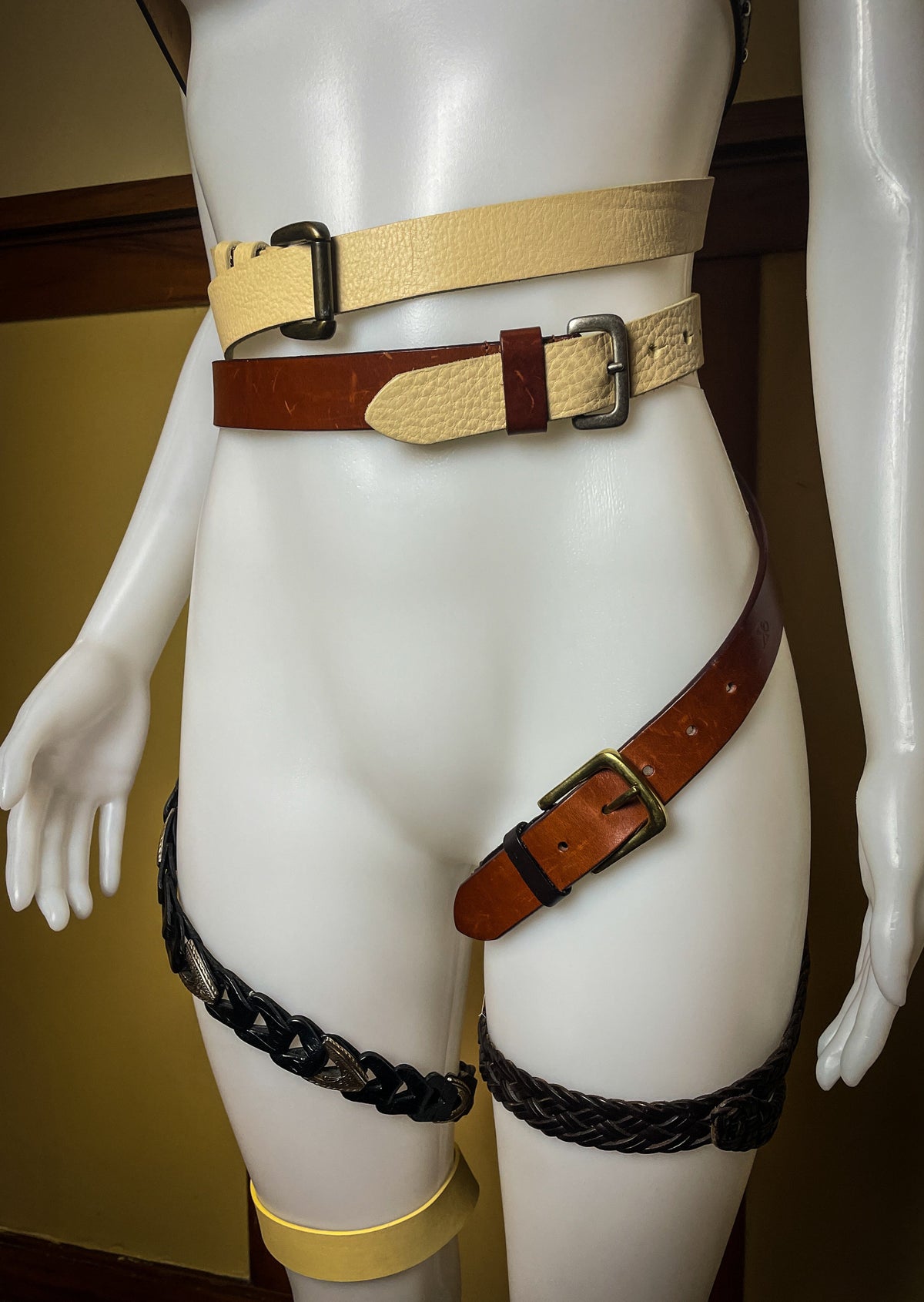 BELT.LINGERIE